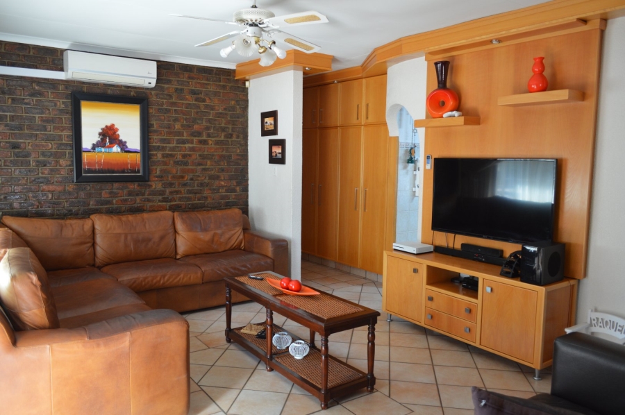 3 Bedroom Property for Sale in Wilkoppies North West